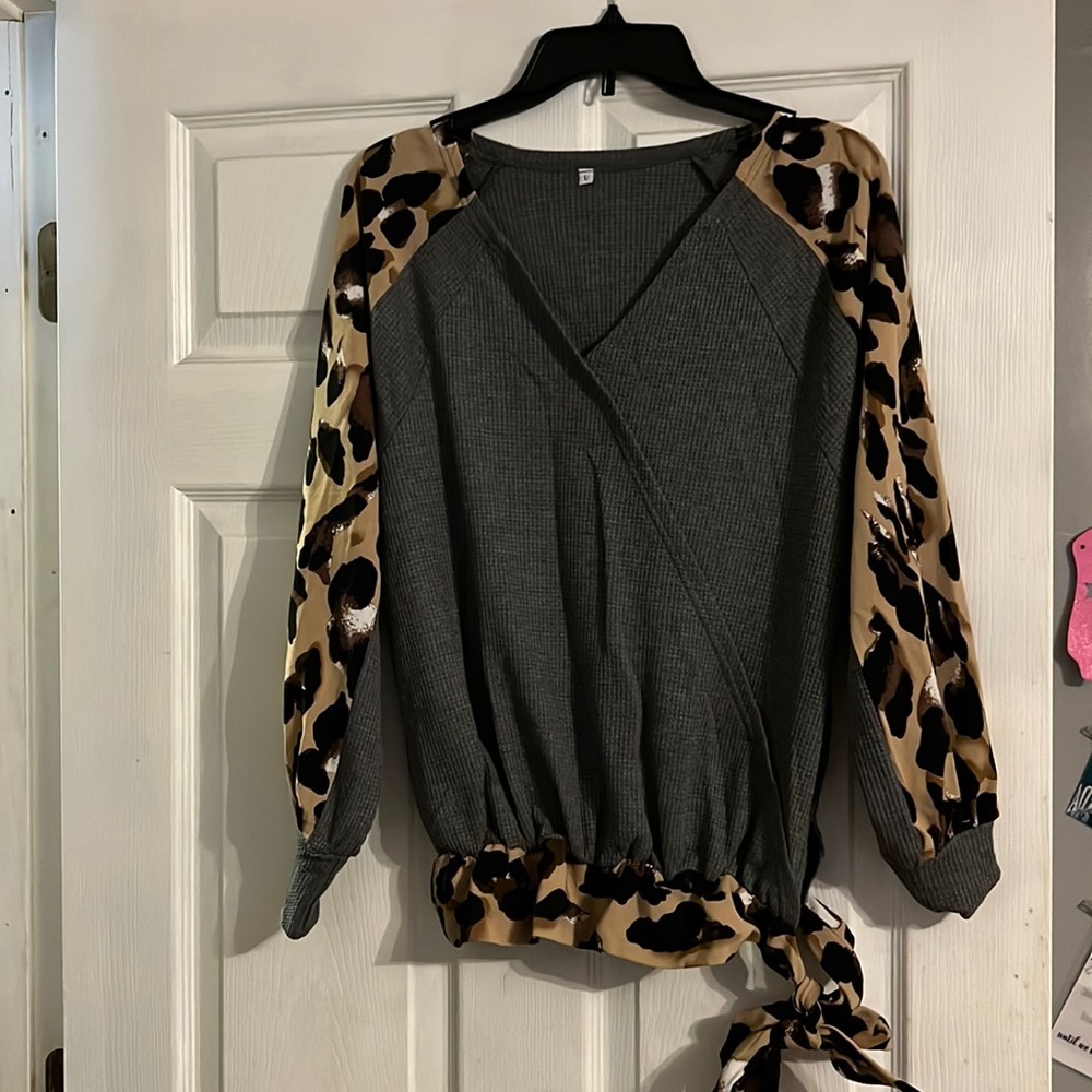 Long sleeve grey & cheetah print